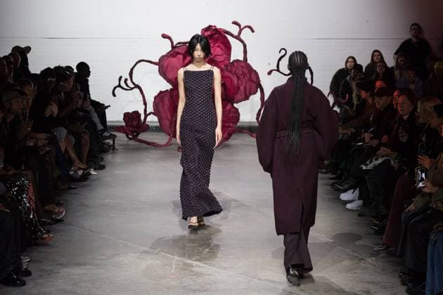 Chet Lo AW25 Show At London Fashion Week LONDON, UNITED KINGDOM - FEBRUARY 23, 2025: Models walk the runway during Chet Lo Autumn Winter 2025 show at London Fashion Week in London, United Kingdom on February 23, 2025. London Greater London United Kingdom  Copyright: xWIktorxSzymanowiczx originalFilename: szymanowicz-chetloaw250223_np0vM.jpg