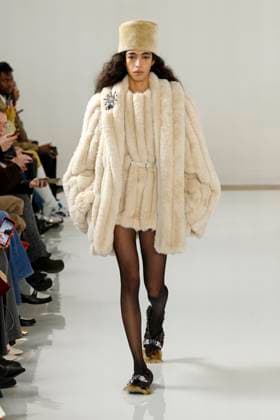 Toga London Ready to wear fall winter 2025:26 LONDON February 2025 Toga London Ready to wear fall winter 2025:26 LONDON February 2025, Credit:Zeppelin Avalon  Copyright: xZeppelinx xAvalonx 0968120102