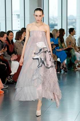 Roksanda London Ready to wear fall winter 2025:26 LONDON February 2025 Roksanda London Ready to wear fall winter 2025:26 LONDON February 2025, Credit:Zeppelin Avalon  Copyright: xZeppelinx xAvalonx 0968142231