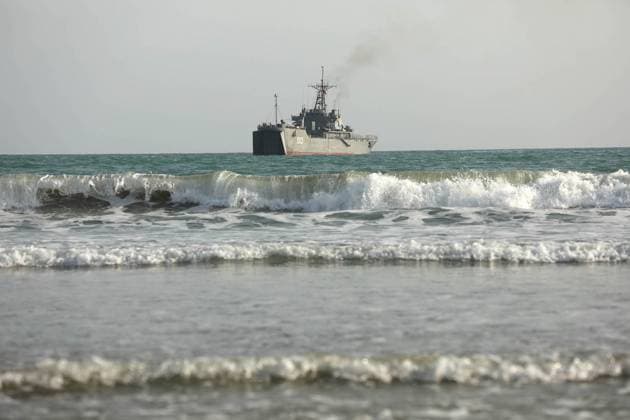 February 23, 2025, Konarak, Sistan And Baluchestan, Iran: The amphibious operation, along with beaching and coastal defense activities, conduct by Navy rangers with the assistance of a Navy frigate and the armored units of the Islamic Republic of Iran Army s Ground Forces in the third maritime zone of Konarak in the Persian Gulf. An amphibious operation refers to a coordinated attack from the sea, performed by naval and land forces deploying from ships, aimed at striking the enemy s shoreline and culminating in troops landing on those shores. Konarak Iran - ZUMAi98_ 20250223_zih_i98_039 Copyright: xIranianxArmyxOfficex