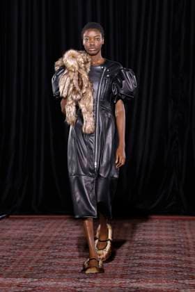 Simone Rocha London Ready to wear fall winter 2025:26 LONDON February 2025 Simone Rocha London Ready to wear fall winter 2025:26 LONDON February 2025, Credit:Zeppelin Avalon  Copyright: xZeppelinx xAvalonx 0968157025