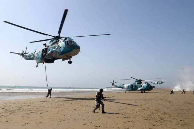 February 23, 2025, Konarak, Sistan And Baluchestan, Iran: The amphibious operation, along with beaching and coastal defense activities, conduct by Navy rangers with the assistance of a Navy frigate and the armored units of the Islamic Republic of Iran Army s Ground Forces in the third maritime zone of Konarak in the Persian Gulf. An amphibious operation refers to a coordinated attack from the sea, performed by naval and land forces deploying from ships, aimed at striking the enemy s shoreline and culminating in troops landing on those shores. Konarak Iran - ZUMAi98_ 20250223_zih_i98_090 Copyright: xIranianxArmyxOfficex