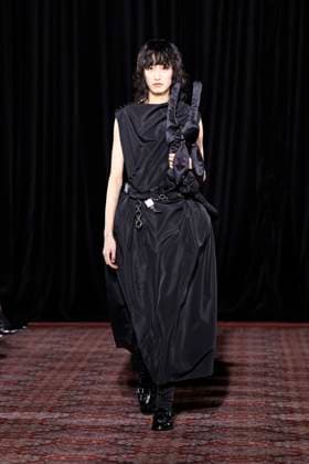 Simone Rocha London Ready to wear fall winter 2025:26 LONDON February 2025 Simone Rocha London Ready to wear fall winter 2025:26 LONDON February 2025, Credit:Zeppelin Avalon  Copyright: xZeppelinx xAvalonx 0968157263