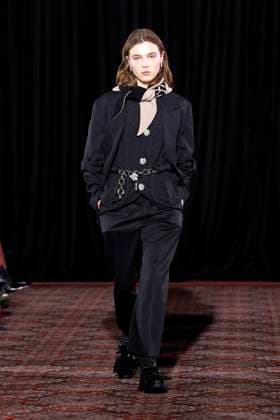 Simone Rocha London Ready to wear fall winter 2025:26 LONDON February 2025 Simone Rocha London Ready to wear fall winter 2025:26 LONDON February 2025, Credit:Zeppelin Avalon  Copyright: xZeppelinx xAvalonx 0968157428