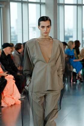 Roksanda London Ready to wear fall winter 2025:26 LONDON February 2025 Roksanda London Ready to wear fall winter 2025:26 LONDON February 2025, Credit:Zeppelin Avalon  Copyright: xZeppelinx xAvalonx 0968153407