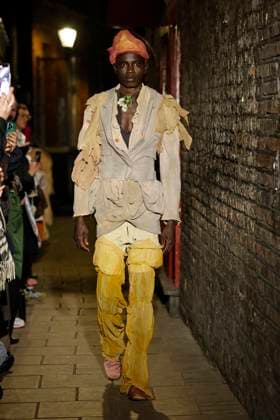 Paolo Carzana London Ready to wear fall winter 2025:26; LONDON February 2025 Paolo Carzana London Ready to wear fall winter 2025:26; LONDON February 2025, Credit:Zeppelin Avalon  Copyright: xZeppelinx xAvalonx 0968251753