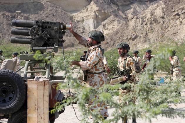 February 24, 2025, Makran, Iran: The Islamic Republic of Iran Army engages in the main phase of the joint Zolfaghar 1403 military drills along the Makran coastlines, in the Sea of Oman, and the northern Indian Ocean. Iran s Army has launched large-scale drills, deploying ground forces, armored units, defense systems, and naval forces. The exercises aim to strengthen defense capabilities, enhance deterrence, and test new tactics, advanced weaponry, and cyber-electronic warfare. Army aviation also plays a key role, with Cobra and other helicopters conducting operations along the Makran coast to improve pilot skills and military readiness. Makran Iran - ZUMAi98_ 20250224_zih_i98_025 Copyright: xIranianxArmyxOfficex