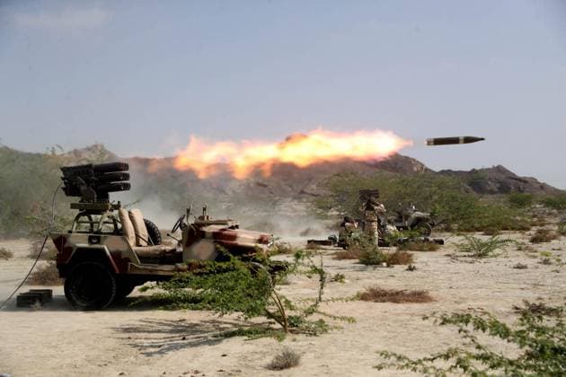 February 24, 2025, Makran, Iran: The Islamic Republic of Iran Army engages in the main phase of the joint Zolfaghar 1403 military drills along the Makran coastlines, in the Sea of Oman, and the northern Indian Ocean. Iran s Army has launched large-scale drills, deploying ground forces, armored units, defense systems, and naval forces. The exercises aim to strengthen defense capabilities, enhance deterrence, and test new tactics, advanced weaponry, and cyber-electronic warfare. Army aviation also plays a key role, with Cobra and other helicopters conducting operations along the Makran coast to improve pilot skills and military readiness. Makran Iran - ZUMAi98_ 20250224_zih_i98_026 Copyright: xIranianxArmyxOfficex