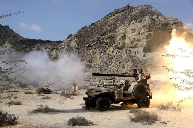 February 24, 2025, Makran, Iran: The Islamic Republic of Iran Army engages in the main phase of the joint Zolfaghar 1403 military drills along the Makran coastlines, in the Sea of Oman, and the northern Indian Ocean. Iran s Army has launched large-scale drills, deploying ground forces, armored units, defense systems, and naval forces. The exercises aim to strengthen defense capabilities, enhance deterrence, and test new tactics, advanced weaponry, and cyber-electronic warfare. Army aviation also plays a key role, with Cobra and other helicopters conducting operations along the Makran coast to improve pilot skills and military readiness. Makran Iran - ZUMAi98_ 20250224_zih_i98_028 Copyright: xIranianxArmyxOfficex