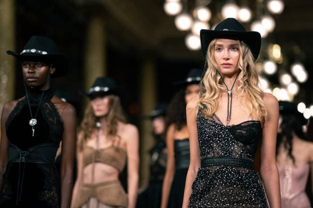 Aadnevik - Runway - LFW February 2024 LONDON, ENGLAND - 18 FEBRUARY: A model catwalks at the Aadnevik show during London Fashion Week February 2024 at on the 18 February, 2024 in London, England., Credit:Lounis Tiar Avalon United Kingdom, London  Copyright: xLounisxTiarx xAvalonx 0968549881