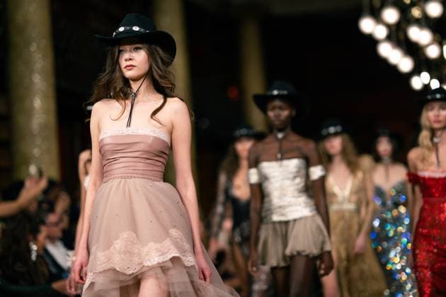 Aadnevik - Runway - LFW February 2024 LONDON, ENGLAND - 18 FEBRUARY: A model catwalks at the Aadnevik show during London Fashion Week February 2024 at on the 18 February, 2024 in London, England., Credit:Lounis Tiar Avalon United Kingdom, London  Copyright: xLounisxTiarx xAvalonx 0968550145