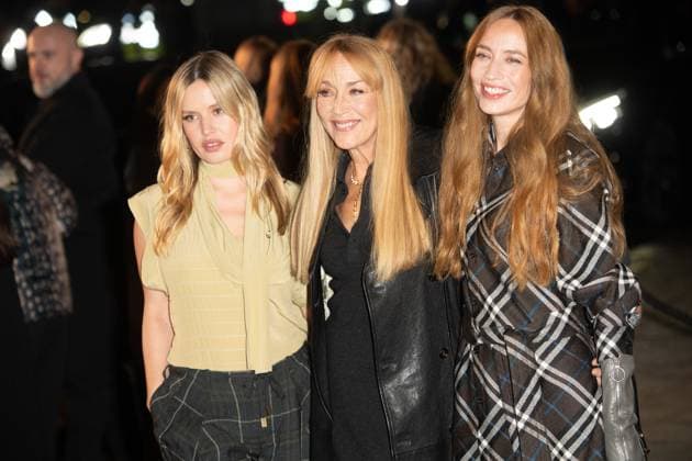 LFW AW25 Burberry Show Arrivals - TATE Britain, London, UK (L-R) - Georgia-May Jagger, Jerry Hall, Elizabeth Jagger attends Burberry s AW25 Runway Show at TATE Britain in London, England, UK on Monday 24 February 2025 during London Fashion Week February 2025. Justin Ng , Credit:Justin Ng Avalon UK, England, London, TATE Britain Copyright: xJustinxNgx xAvalonx 0968545884