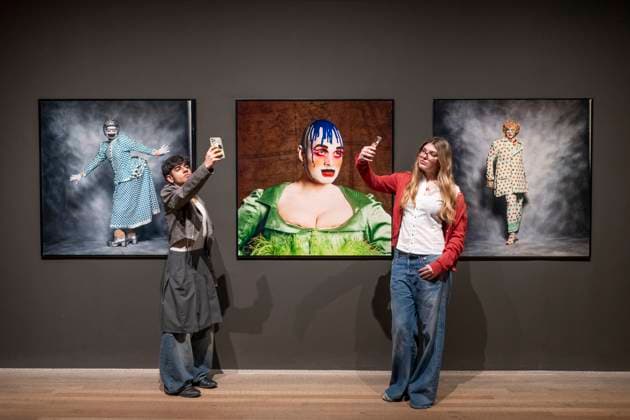 Entertainment Themen der Woche KW09 Bilder des Jahres 2025, Entertainment 02 Februar Entertainment Bilder des Tages Leigh Bowery! exhibition press photocall at Tate Modern in London, UK, on 25th Feb, 2025 Tate Modern, London, UK. 25th Feb, 2025. Leigh Bowery! (27 Feb-31 Aug 2025). Leigh Bowery™s short but extraordinary life left a distinct, undeniable mark on the art world and beyond. An artist, performer, model, TV personality, club promoter, fashion designer and musician, Bowery took on many different roles, all the while refusing to be limited by convention. Image: (All) Fergus Greer, Session IV, Look 17 August 1991; Session IV, Looks 19 August 1991; Session I, Look 2, November 1988., Credit:MALCOLM PARK Avalon  Copyright: xMALCOLMxPARKx xAvalonx 0968691666