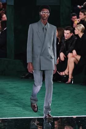 Milan, Italy: Milan, Milan Women s Fashion Week: Fall Winter 2025 - Women s Fashion, Fall Winter 2025 - Gucci Fashion Show - Catwalk. In the photo: Model- Women s Fashion, Fall Winter 2025 - Gucci Fashion Show - Catwalk. In the photo: Model Milan Italy  - ZUMAp169 20250225_zea_p169_408 Copyright: xAlessandroxBremecx