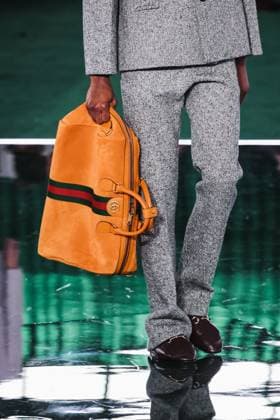 Milan, Milan, Milan Women s Fashion Week: Fall Winter 2025 - Gucci Fashion Show - Catwalk Milan, Milan Women s Fashion Week: Fall Winter 2025 - Women s Fashion, Fall Winter 2025 - Gucci Fashion Show - Catwalk. In the photo: Model- Women s Fashion, Fall Winter 2025 - Gucci Fashion Show - Catwalk. In the photo: Detail of a bag Milan Italy  Copyright: xIPA ABACAx