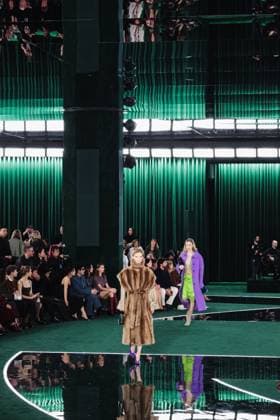 Milan, Milan, Milan Women s Fashion Week: Fall Winter 2025 - Gucci Fashion Show - Catwalk Milan, Milan Women s Fashion Week: Fall Winter 2025 - Women s Fashion, Fall Winter 2025 - Gucci Fashion Show - Catwalk. In the photo: Model- Women s Fashion, Fall Winter 2025 - Gucci Fashion Show - Catwalk. In the photo: Model Milan Italy  Copyright: xIPA ABACAx