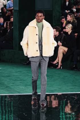 Milan, Milan, Milan Women s Fashion Week: Fall Winter 2025 - Gucci Fashion Show - Catwalk Milan, Milan Women s Fashion Week: Fall Winter 2025 - Women s Fashion, Fall Winter 2025 - Gucci Fashion Show - Catwalk. In the photo: Model- Women s Fashion, Fall Winter 2025 - Gucci Fashion Show - Catwalk. In the photo: Model Milan Italy  Copyright: xIPA ABACAx