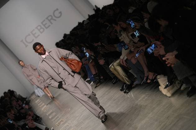Milan, Milan Women s Fashion Week: Fall Winter 2025 26 - Women s Fashion, Fall Winter 2025 26 - Iceberg fashion show - catwalk in the photo: Model  Copyright: xRiccardoxGIordanox xipa-agency.netx xRiccardoxGIordanox IPA_Agency_IPA54562204