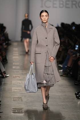 Milan, Milan Women s Fashion Week: Fall Winter 2025 26 - Women s Fashion, Fall Winter 2025 26 - Iceberg fashion show - catwalk in the photo: Model  Copyright: xRiccardoxGIordanox xipa-agency.netx xRiccardoxGIordanox IPA_Agency_IPA54562207