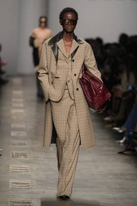 Milan, Milan Women s Fashion Week: Fall Winter 2025 26 - Women s Fashion, Fall Winter 2025 26 - Iceberg fashion show - catwalk in the photo: Model  Copyright: xRiccardoxGIordanox xipa-agency.netx xRiccardoxGIordanox IPA_Agency_IPA54562292
