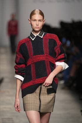 Milan, Milan Women s Fashion Week: Fall Winter 2025 26 - ICEBERG Fashion Show - Catwalk Milan, Milan Women s Fashion Week: Fall Winter 2025 26 - Women s Fashion, Fall Winter 2025 26 - Iceberg fashion show - catwalk in the photo: Model MILAN Italy  Copyright: xIPA ABACAx