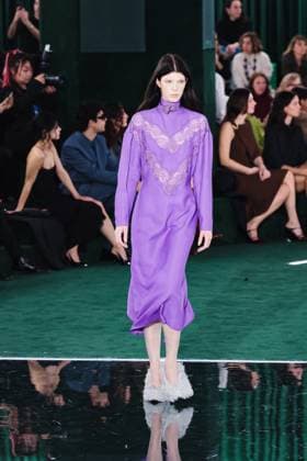 Milan, Milan, Milan Women s Fashion Week: Fall Winter 2025 - Gucci Fashion Show - Catwalk Milan, Milan Women s Fashion Week: Fall Winter 2025 - Women s Fashion, Fall Winter 2025 - Gucci Fashion Show - Catwalk. In the photo: Model- Women s Fashion, Fall Winter 2025 - Gucci Fashion Show - Catwalk. In the photo: Model Milan Italy  Copyright: xIPA ABACAx