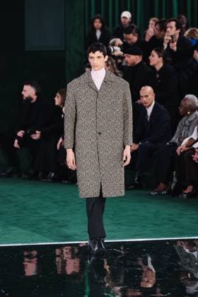 Milan, Milan Women s Fashion Week: Fall Winter 2025 - Women s Fashion, Fall Winter 2025 - Gucci Fashion Show - Catwalk. In the photo: Model- Women s Fashion, Fall Winter 2025 - Gucci Fashion Show - Catwalk. In the photo: Model  Copyright: xAlessandroxBremecx xipa-agency.netx xx IPA_Agency_IPA54563706