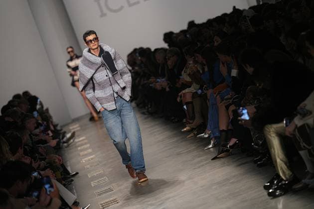 Milan, Italy: Milan, Milan Women s Fashion Week: Fall Winter 2025 26 - Women s Fashion, Fall Winter 2025 26 - Iceberg fashion show - catwalk in the photo: Model Milan Italy  - ZUMAp169 20250225_zea_p169_558 Copyright: xRiccardoxGIordanox