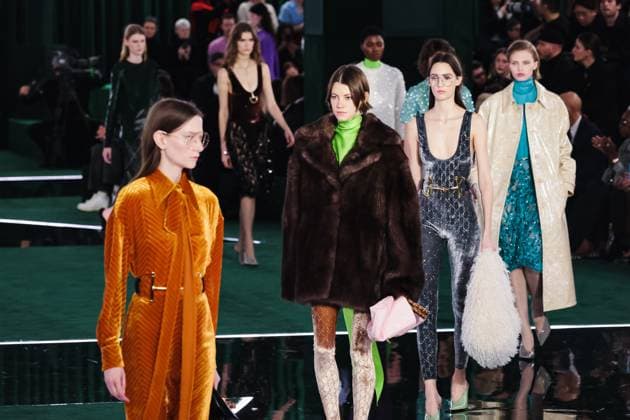 Bilder des Jahres 2025, Entertainment 02 Februar Entertainment Bilder des Tages Milan, Italy: Milan, Milan Women s Fashion Week: Fall Winter 2025 - Women s Fashion, Fall Winter 2025 - Gucci Fashion Show - Catwalk. In the photo: Model- Women s Fashion, Fall Winter 2025 - Gucci Fashion Show - Catwalk. In the photo: Model Milan Italy  - ZUMAp169 20250225_zea_p169_588 Copyright: xAlessandroxBremecx