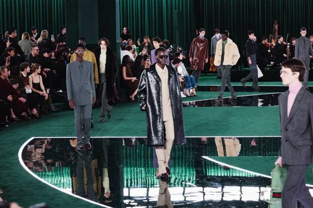 Milan, Italy: Milan, Milan Women s Fashion Week: Fall Winter 2025 - Women s Fashion, Fall Winter 2025 - Gucci Fashion Show - Catwalk. In the photo: Model- Women s Fashion, Fall Winter 2025 - Gucci Fashion Show - Catwalk. In the photo: Model Milan Italy  - ZUMAp169 20250225_zea_p169_591 Copyright: xAlessandroxBremecx