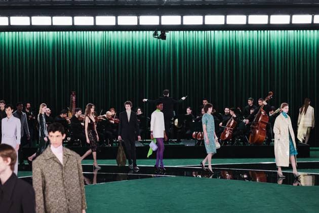 Milan, Milan, Milan Women s Fashion Week: Fall Winter 2025 - Gucci Fashion Show - Catwalk Milan, Milan Women s Fashion Week: Fall Winter 2025 - Women s Fashion, Fall Winter 2025 - Gucci Fashion Show - Catwalk. In the photo: Model- Women s Fashion, Fall Winter 2025 - Gucci Fashion Show - Catwalk. In the photo: Model Milan Italy  Copyright: xIPA ABACAx