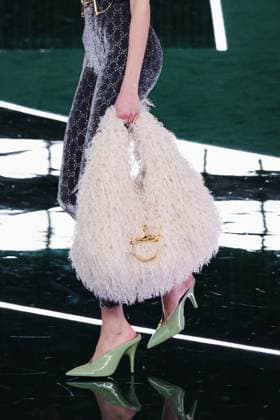 Milan, Milan, Milan Women s Fashion Week: Fall Winter 2025 - Gucci Fashion Show - Catwalk Milan, Milan Women s Fashion Week: Fall Winter 2025 - Women s Fashion, Fall Winter 2025 - Gucci Fashion Show - Catwalk. In the photo: Model- Women s Fashion, Fall Winter 2025 - Gucci Fashion Show - Catwalk. In the photo: Detail of a bag Milan Italy  Copyright: xIPA ABACAx