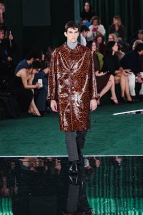 Milan, Milan, Milan Women s Fashion Week: Fall Winter 2025 - Gucci Fashion Show - Catwalk Milan, Milan Women s Fashion Week: Fall Winter 2025 - Women s Fashion, Fall Winter 2025 - Gucci Fashion Show - Catwalk. In the photo: Model- Women s Fashion, Fall Winter 2025 - Gucci Fashion Show - Catwalk. In the photo: Model Milan Italy  Copyright: xIPA ABACAx