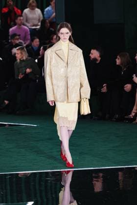 Milan, Milan, Milan Women s Fashion Week: Fall Winter 2025 - Gucci Fashion Show - Catwalk Milan, Milan Women s Fashion Week: Fall Winter 2025 - Women s Fashion, Fall Winter 2025 - Gucci Fashion Show - Catwalk. In the photo: Model- Women s Fashion, Fall Winter 2025 - Gucci Fashion Show - Catwalk. In the photo: Model Milan Italy  Copyright: xIPA ABACAx