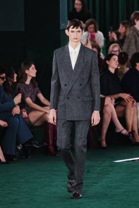 Milan, Milan, Milan Women s Fashion Week: Fall Winter 2025 - Gucci Fashion Show - Catwalk Milan, Milan Women s Fashion Week: Fall Winter 2025 - Women s Fashion, Fall Winter 2025 - Gucci Fashion Show - Catwalk. In the photo: Model- Women s Fashion, Fall Winter 2025 - Gucci Fashion Show - Catwalk. In the photo: Model Milan Italy  Copyright: xIPA ABACAx