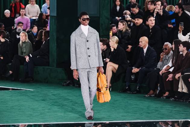 Milan, Milan, Milan Women s Fashion Week: Fall Winter 2025 - Gucci Fashion Show - Catwalk Milan, Milan Women s Fashion Week: Fall Winter 2025 - Women s Fashion, Fall Winter 2025 - Gucci Fashion Show - Catwalk. In the photo: Model- Women s Fashion, Fall Winter 2025 - Gucci Fashion Show - Catwalk. In the photo: Model Milan Italy  Copyright: xIPA ABACAx
