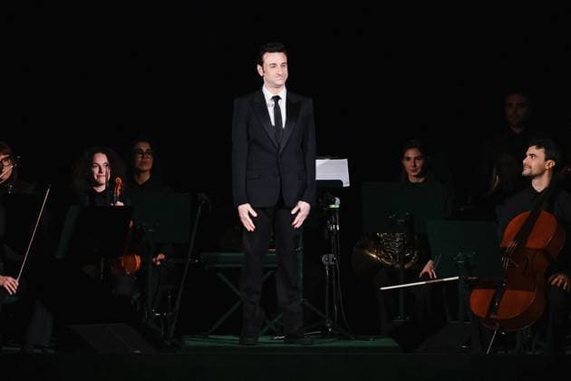 Milan, Milan Women s Fashion Week: Fall Winter 2025 - Gucci Fashion Show - Front Row Guests Milan, Milan Women s Fashion Week: Fall Winter 2025 - Women s Fashion, Fall Winter 2025 - Gucci Fashion Show - Guests. In the photo: Justin Hurwitz (American composer, winner of two Academy Awards) Milan Italy  Copyright: xIPA ABACAx
