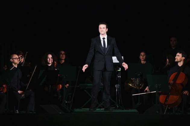 Milan, Milan Women s Fashion Week: Fall Winter 2025 - Gucci Fashion Show - Front Row Guests Milan, Milan Women s Fashion Week: Fall Winter 2025 - Women s Fashion, Fall Winter 2025 - Gucci Fashion Show - Guests. In the photo: Justin Hurwitz (American composer, winner of two Academy Awards) Milan Italy  Copyright: xIPA ABACAx
