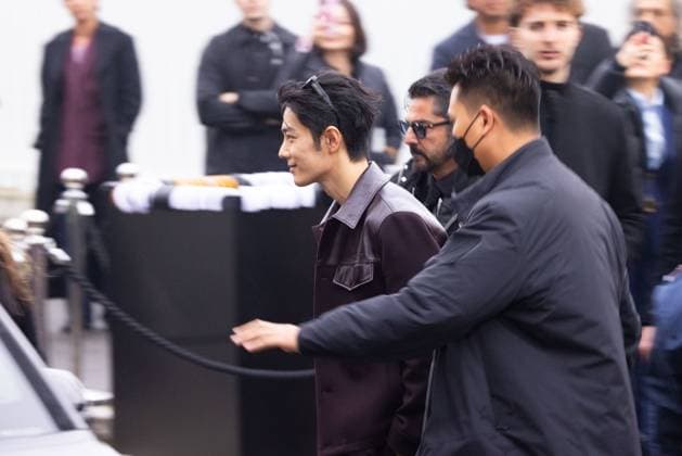 News - Gucci - Arrivals - Milan Fashion Week - Womenswear Fall Winter 2025 2026 Xiao Zhan is seen leaving the Gucci fashion show during the Milan Fashion Week - Womenswear Fall Winter 2025 2026 on February 25, 2025 in Milan, Italy. Photo: Cinzia Camela. MILAN Superstudio Maxi Italy Copyright: xCinziaxCamelax xLiveMediax LPN_1750615