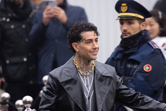 News - Gucci - Arrivals - Milan Fashion Week - Womenswear Fall Winter 2025 2026 Tony Effe is seen leaving the Gucci fashion show during the Milan Fashion Week - Womenswear Fall Winter 2025 2026 on February 25, 2025 in Milan, Italy. Photo: Cinzia Camela. MILAN Superstudio Maxi Italy Copyright: xCinziaxCamelax xLiveMediax LPN_1750622