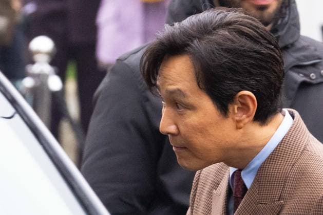 News - Gucci - Arrivals - Milan Fashion Week - Womenswear Fall Winter 2025 2026 Lee Jung-jae is seen leaving the Gucci fashion show during the Milan Fashion Week - Womenswear Fall Winter 2025 2026 on February 25, 2025 in Milan, Italy. Photo: Cinzia Camela. MILAN Superstudio Maxi Italy Copyright: xCinziaxCamelax xLiveMediax LPN_1750638