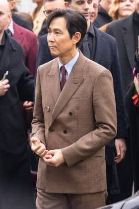 News - Gucci - Arrivals - Milan Fashion Week - Womenswear Fall Winter 2025 2026 Lee Jung-jae is seen leaving the Gucci fashion show during the Milan Fashion Week - Womenswear Fall Winter 2025 2026 on February 25, 2025 in Milan, Italy. Photo: Cinzia Camela. MILAN Superstudio Maxi Italy Copyright: xCinziaxCamelax xLiveMediax LPN_1750642