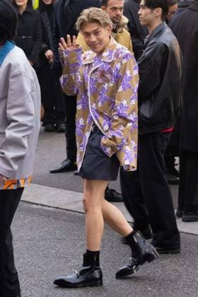 Entertainment Bilder des Tages News - Gucci - Arrivals - Milan Fashion Week - Womenswear Fall Winter 2025 2026 Yamato is seen leaving the Gucci fashion show during the Milan Fashion Week - Womenswear Fall Winter 2025 2026 on February 25, 2025 in Milan, Italy. Photo: Cinzia Camela. MILAN Superstudio Maxi Italy Copyright: xCinziaxCamelax xLiveMediax LPN_1750782