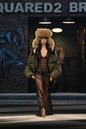 Milan, Milan Women s Fashion Week: Fall Winter 2025 26 - Women s Fashion, Fall Winter 2025 26 - Dsquared2 fashion show - catwalk in the photo: Model  Copyright: xRiccardoxGIordanox xipa-agency.netx xRiccardoxGiordanox IPA_Agency_IPA54582978