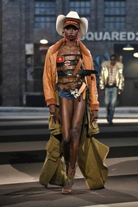 Milan, Milan Women s Fashion Week: Fall Winter 2025 26 - Women s Fashion, Fall Winter 2025 26 - Dsquared2 fashion show - catwalk in the photo: Model  Copyright: xRiccardoxGIordanox xipa-agency.netx xRiccardoxGiordanox IPA_Agency_IPA54582981