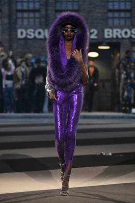 Milan, Milan Women s Fashion Week: Fall Winter 2025 26 - Women s Fashion, Fall Winter 2025 26 - Dsquared2 fashion show - catwalk in the photo: Model  Copyright: xRiccardoxGIordanox xipa-agency.netx xRiccardoxGiordanox IPA_Agency_IPA54582992