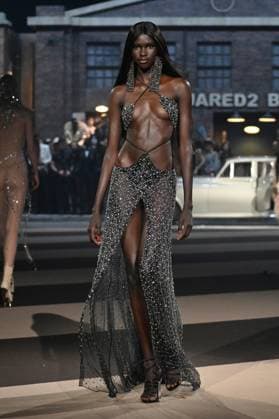 Milan, Milan Women s Fashion Week: Fall Winter 2025 26 - Women s Fashion, Fall Winter 2025 26 - Dsquared2 fashion show - catwalk in the photo: Model  Copyright: xRiccardoxGIordanox xipa-agency.netx xRiccardoxGiordanox IPA_Agency_IPA54582997
