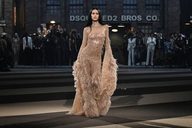 Milan, Milan Women s Fashion Week: Fall Winter 2025 26 - Women s Fashion, Fall Winter 2025 26 - Dsquared2 fashion show - catwalk in the photo: Model  Copyright: xRiccardoxGIordanox xipa-agency.netx xRiccardoxGiordanox IPA_Agency_IPA54582998