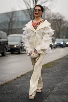Street Style at Milan Fashion Week 2025 - Gucci in Milan, Italy on 25 February 2025 Street Style: A guest is seen outside of the Gucci fashion show during the Milan Fashion Week Womenswear Fall Winter 2025 2026 in Milan, Italy on 25 February 2025., Credit:Stefano Costantino TTL Avalon Milan, Italy  Copyright: xStefanoxCostantinoxTTLx xAvalonx 0968952830
