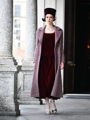February 26, 2025, Milan, Italy: A model on the runway during the Luisa Beccaria Fall Winter 2025 26 fashion show during Milan Women s Fashion Week in Milan, Italy. Milan Italy  - ZUMAp169 20250226_zea_p169_550 Copyright: xSimonaxChiocciax